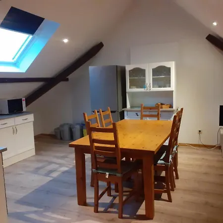 Apartment M O E R E N H O F *